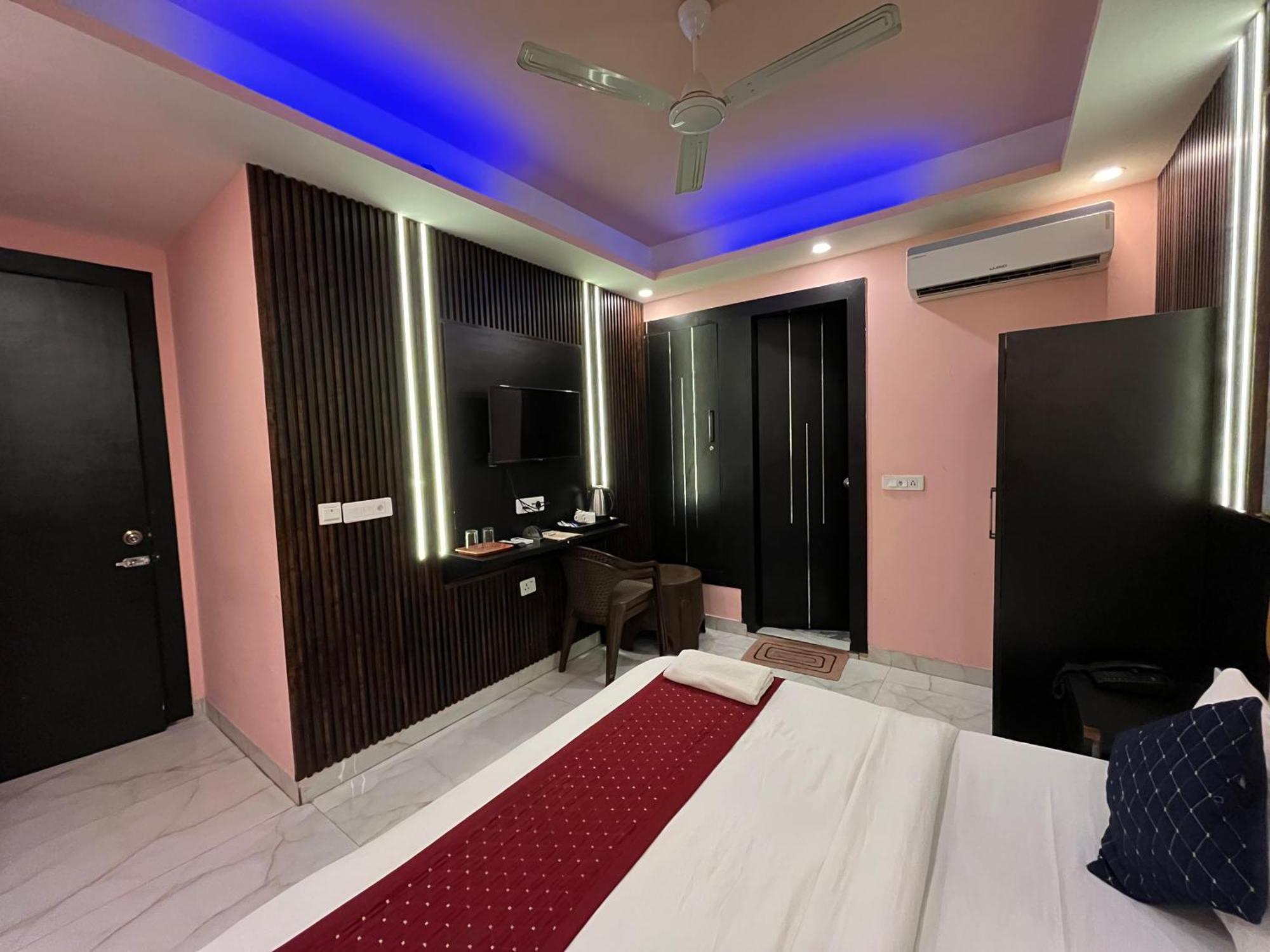 Jupiter Plaza Grand Hotel *